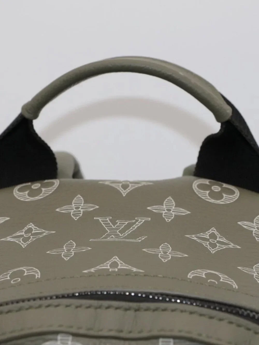 Louis Vuitton Discovery Backpack PM Monogram Shadow Leather M12463 - Gray